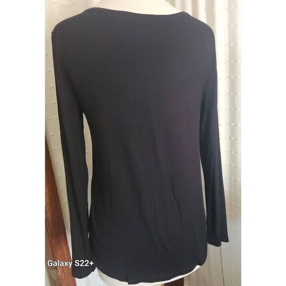E59 Maurices 24/7 minimalist long-sleeved black t-shirt - Picture 4 of 6